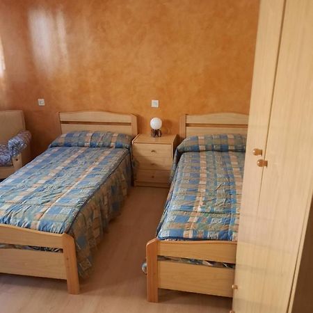 Habitaciones Pension El Parque Sabiñánigo Eksteriør billede