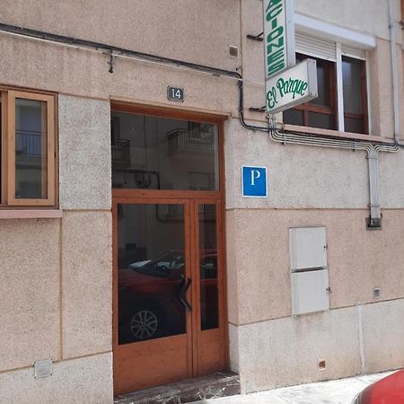 Habitaciones Pension El Parque Sabiñánigo Eksteriør billede