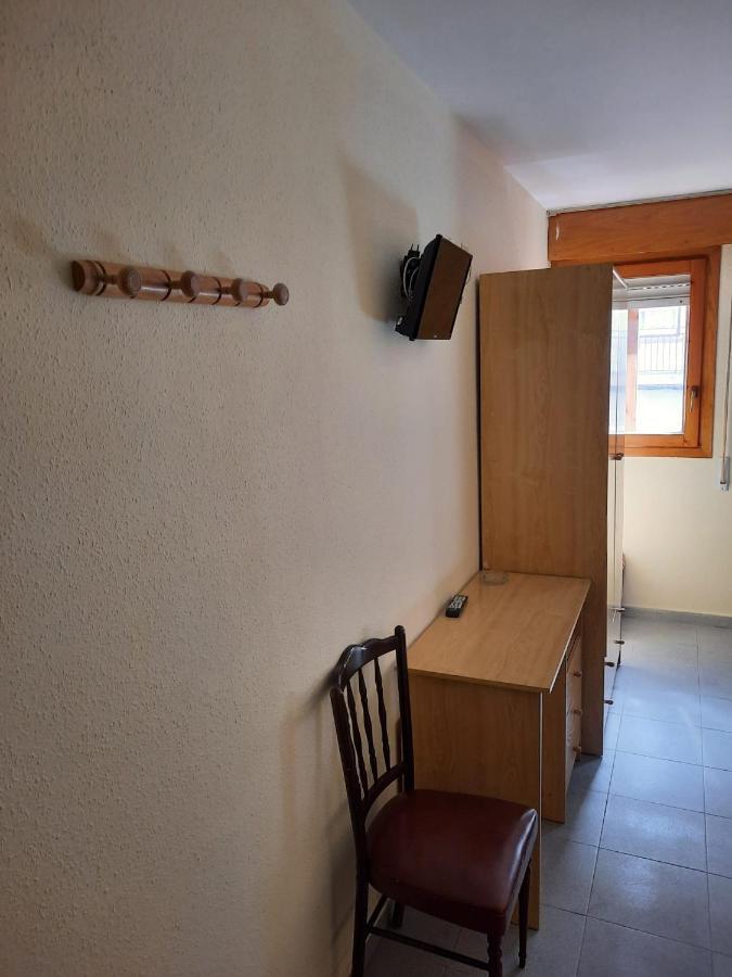 Habitaciones Pension El Parque Sabiñánigo Eksteriør billede